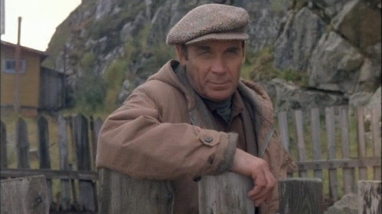 People in the Ocean 1980 movie scene