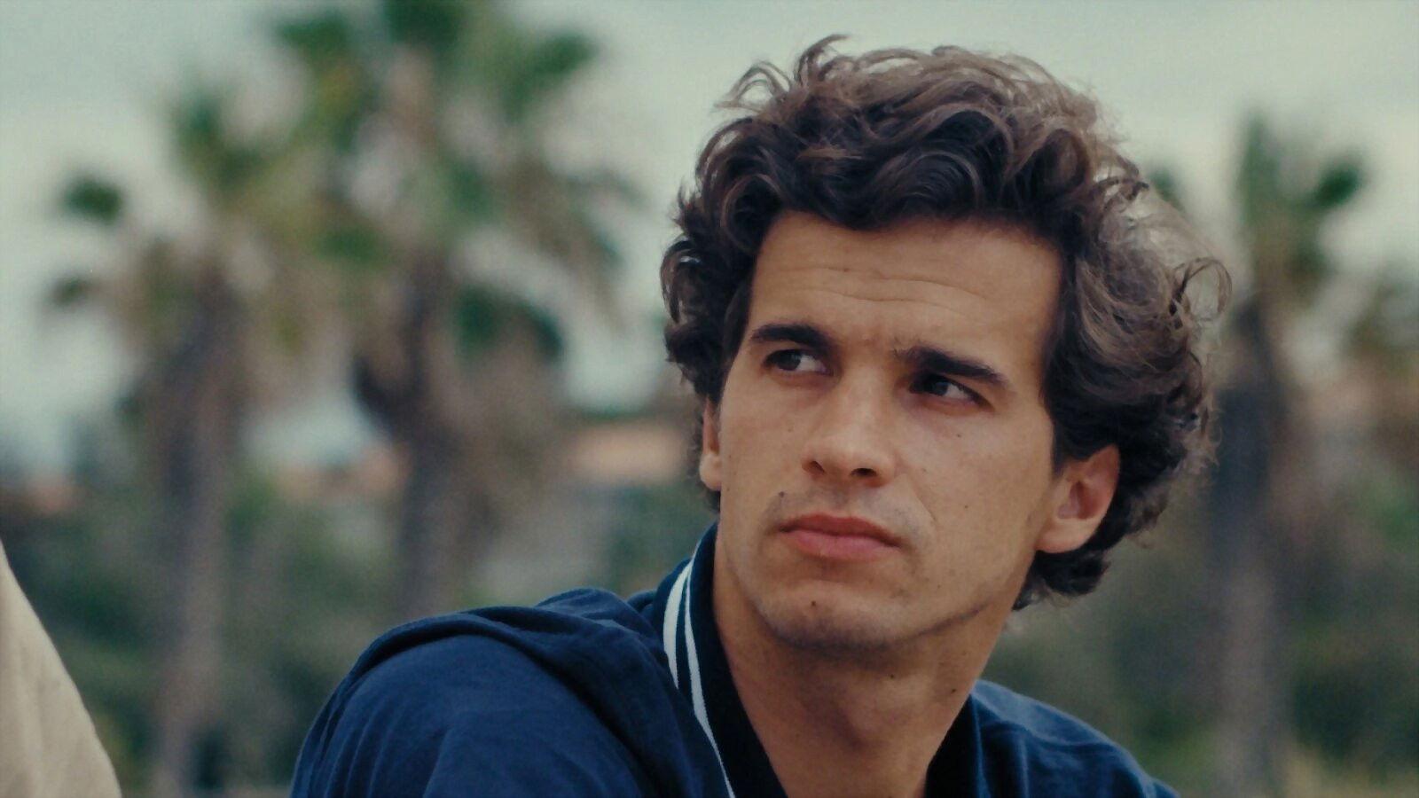 Solo Javier 2025 movie scene