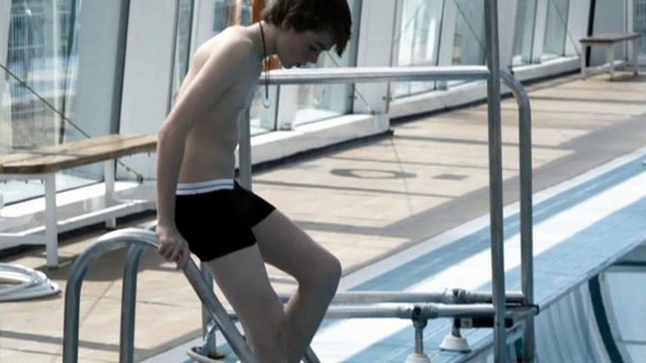 Iceberg 2012 movie scene