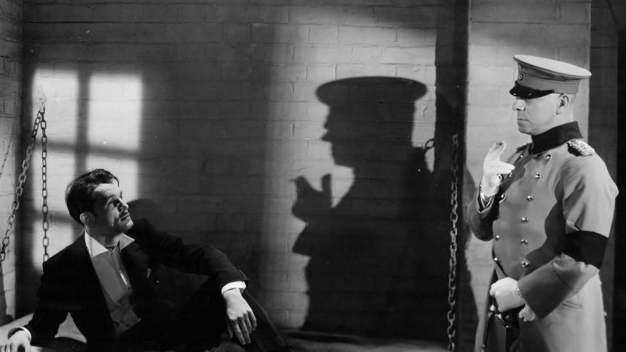 Under Secret Orders 1937 movie scene