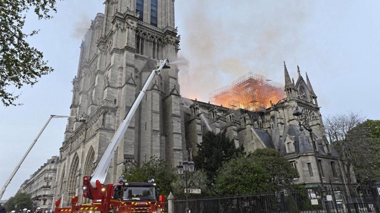La bataille de Notre-Dame 2019 movie scene