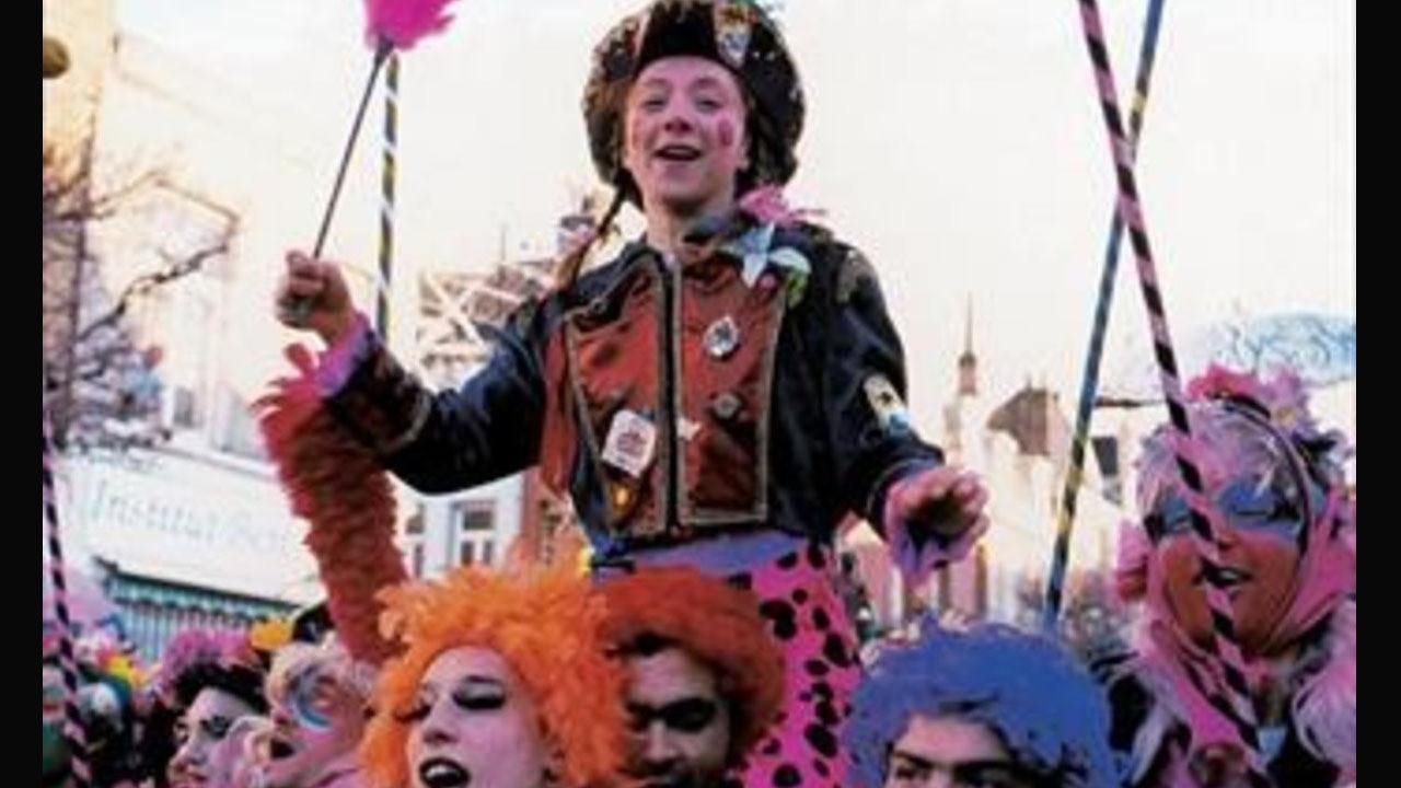 Karnaval 1999 movie scene