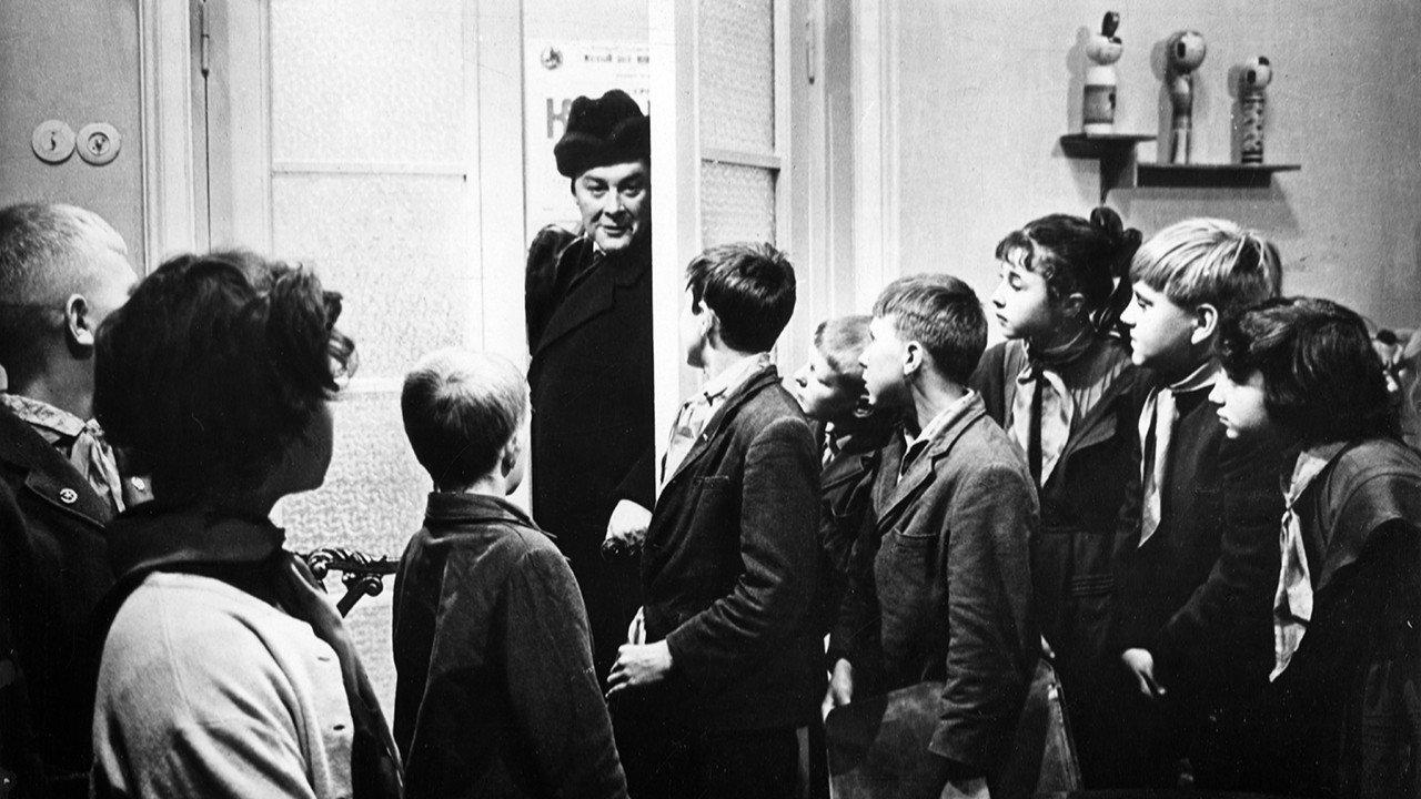 The Girl and the Bugler 1965 movie scene