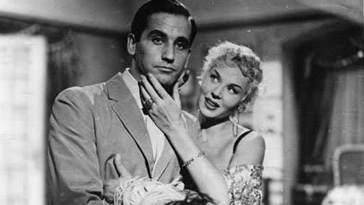 La mujer desnuda 1955 movie scene