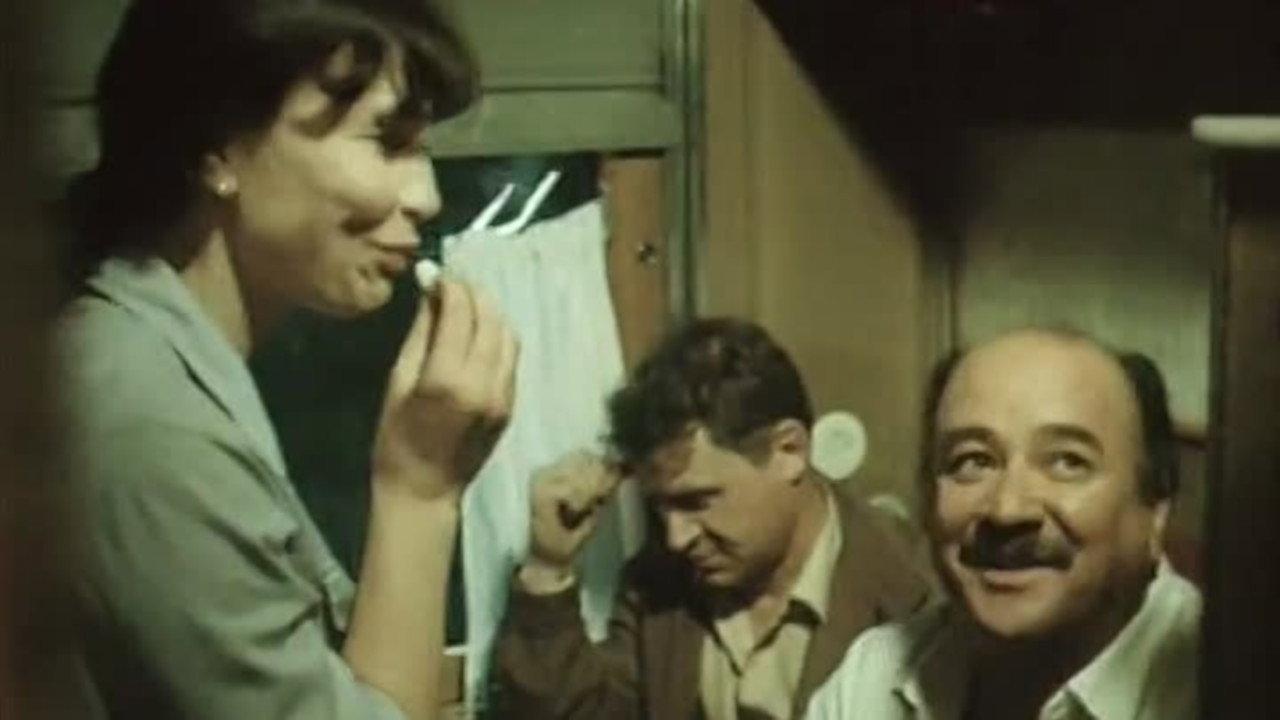 The Extra Arrives on the Second Path 1986 movie scene