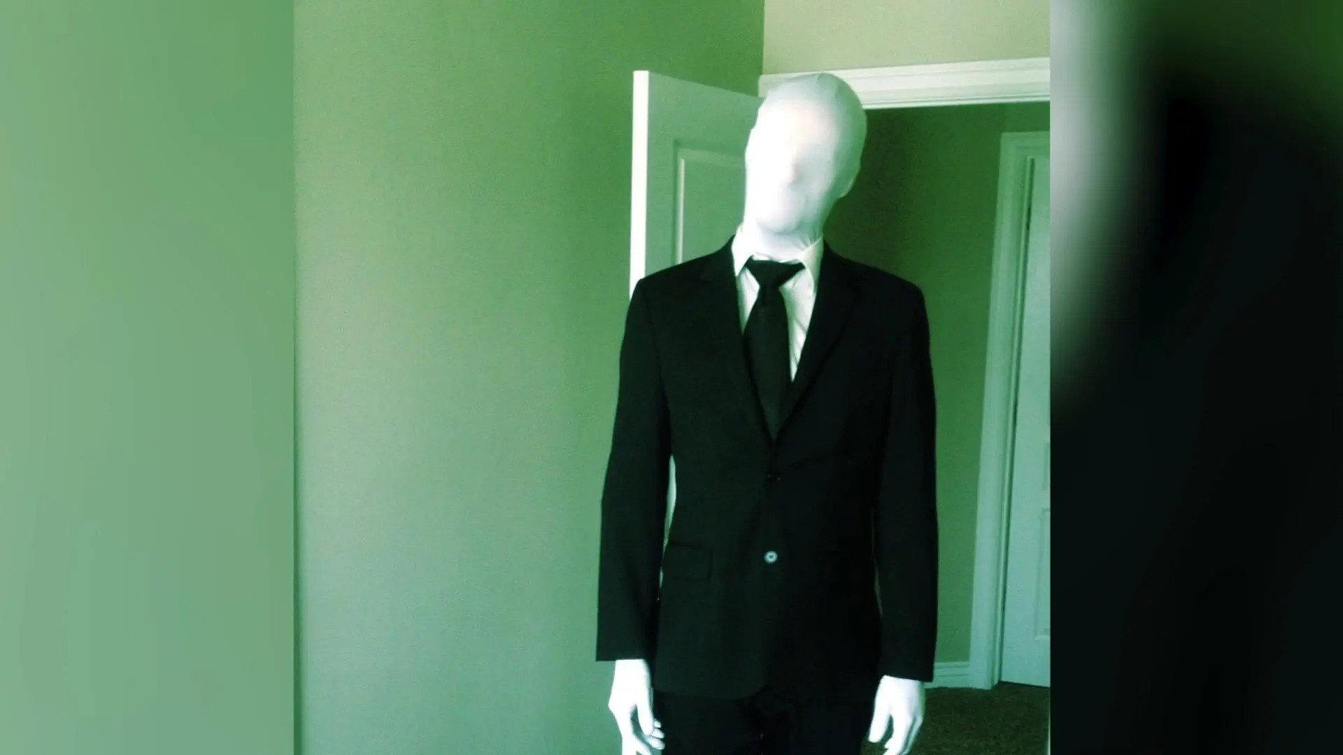 Slender 2016 movie scene