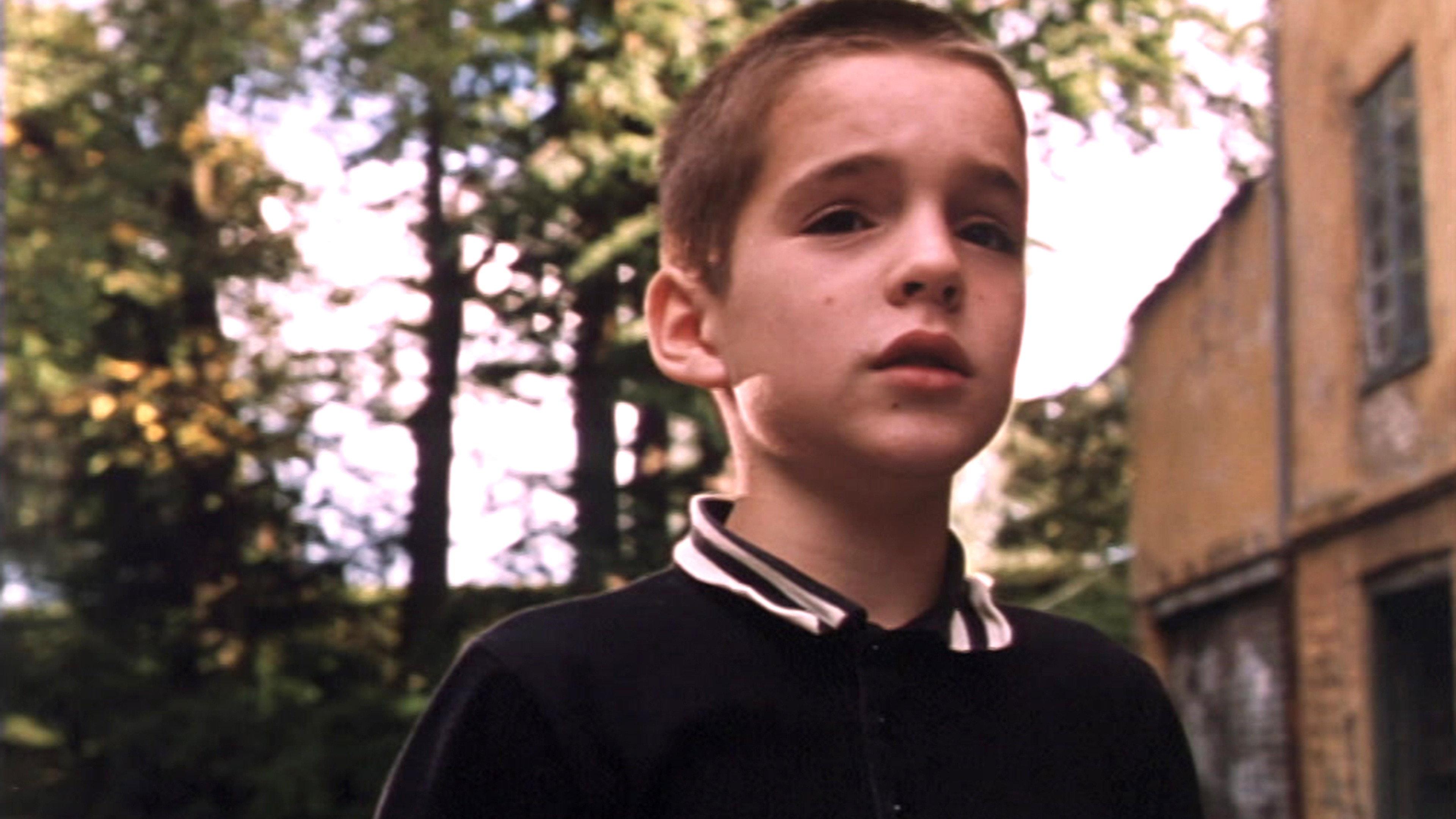 The Boy Who Walked Backwards 1995 movie scene