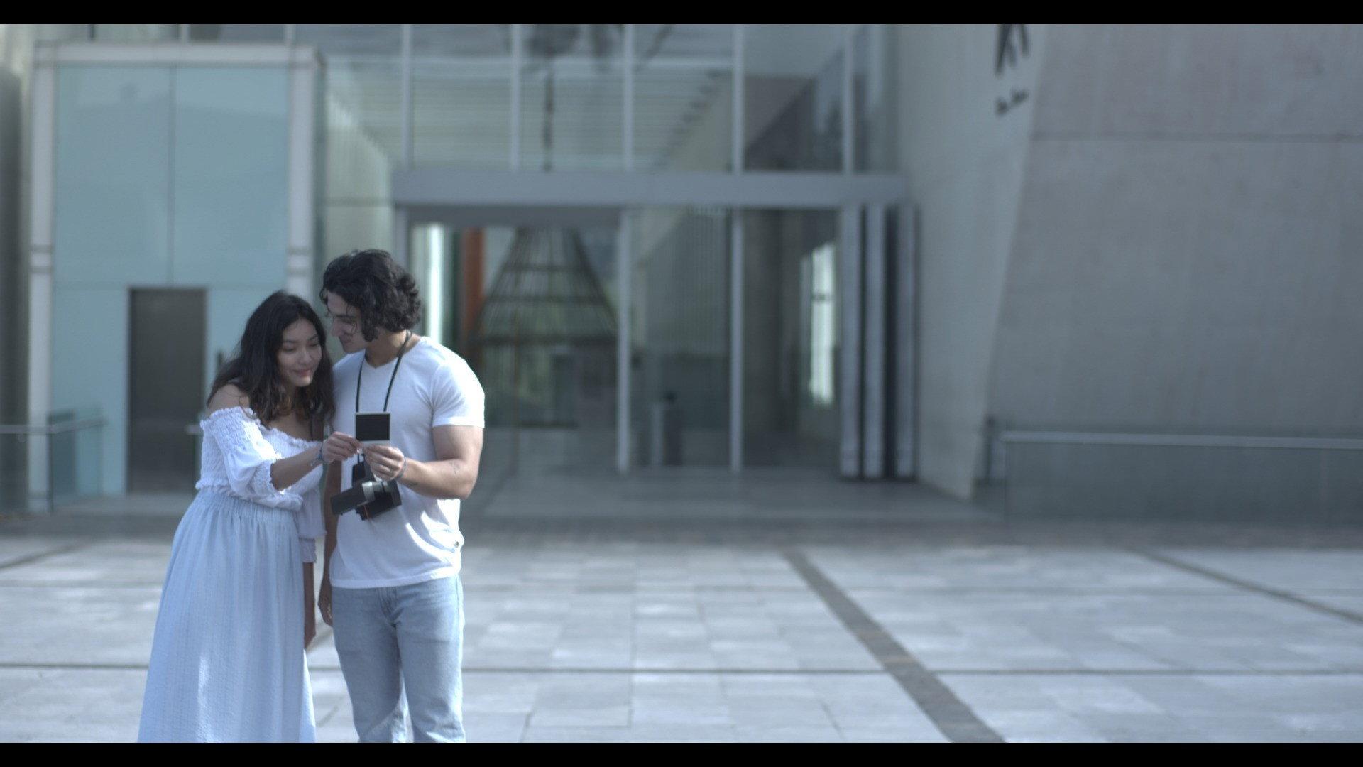 The polaroid  movie scene