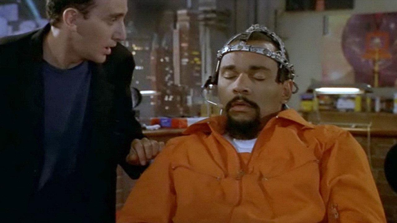 Le Clone 1998 movie scene