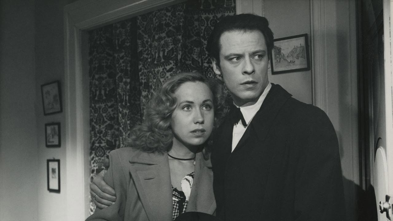 While the Gate was Locked 1948 movie scene