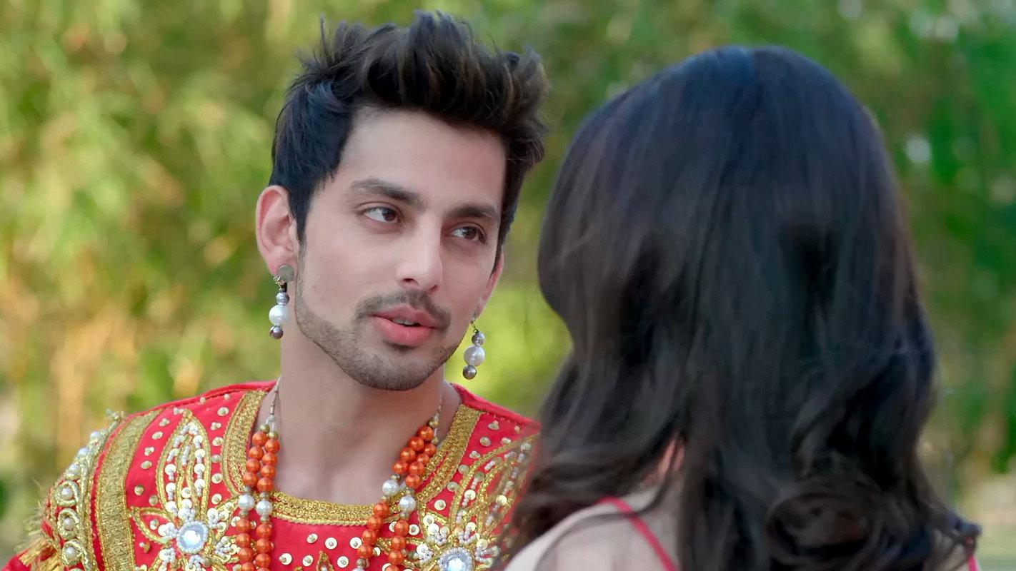 Sweetiee Weds NRI 2017 movie scene