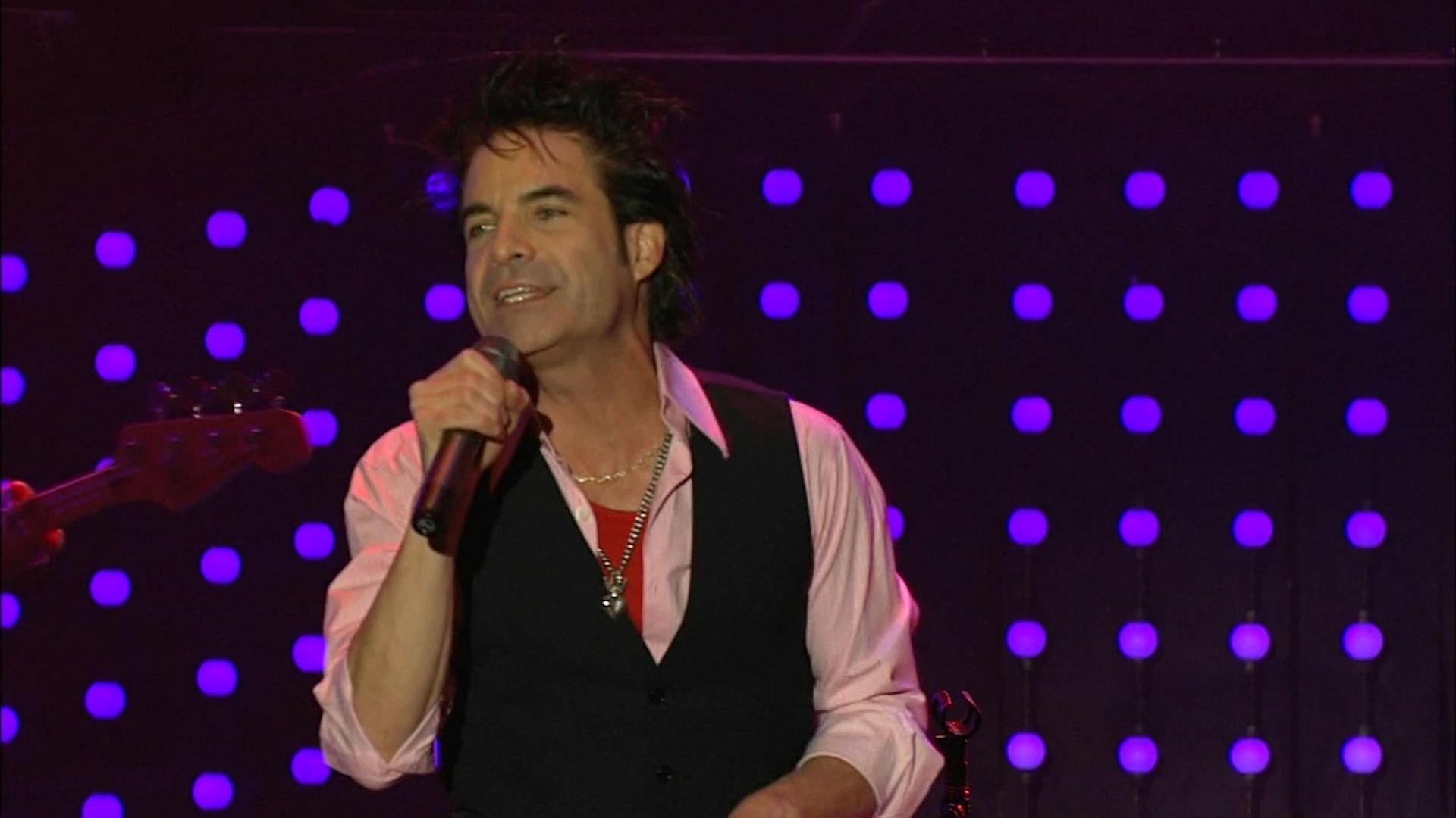 Train Live in Chicago 2011 movie scene
