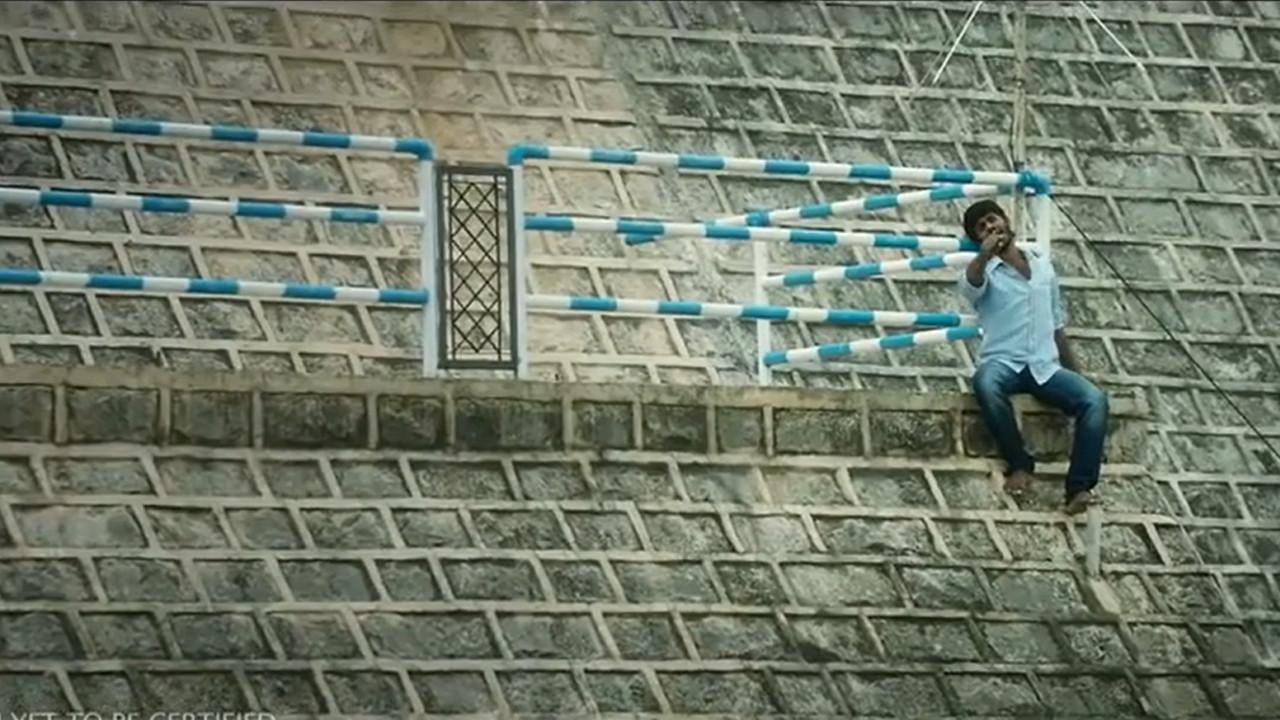 Madha Yaanai Koottam 2013 movie scene