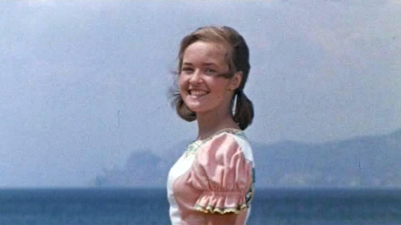 Don't Cry, Girl 1977 movie scene