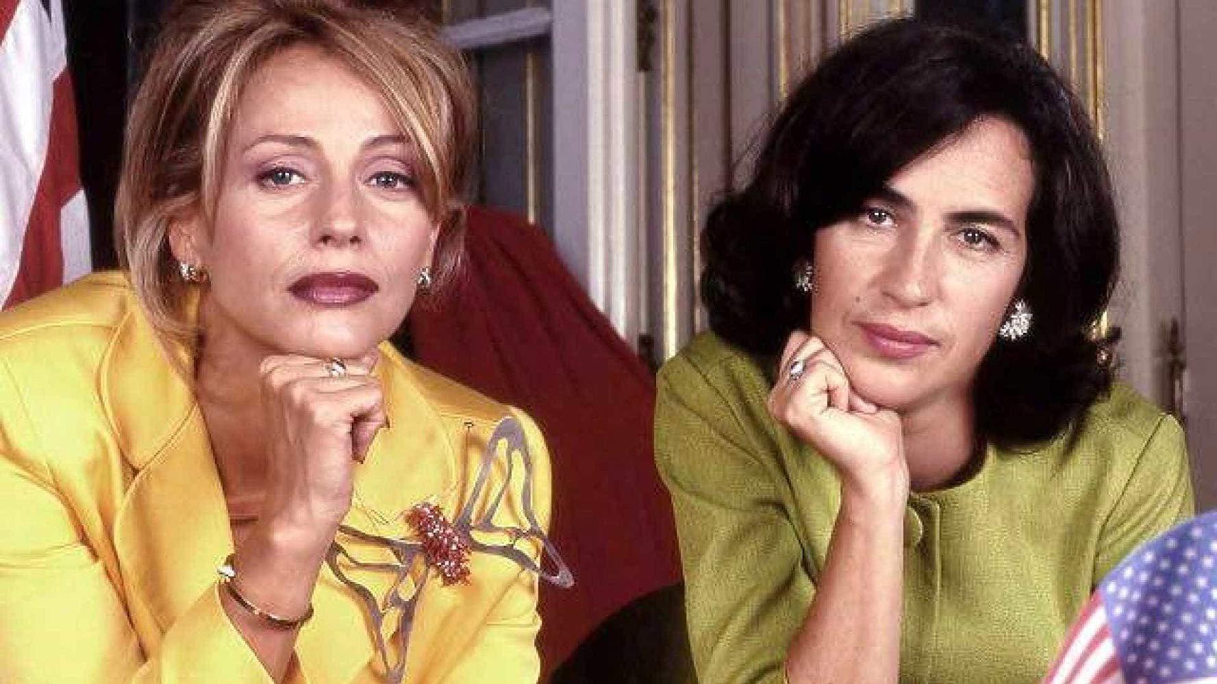 A Mulher que Acreditava Ser Presidente dos EUA 2003 movie scene