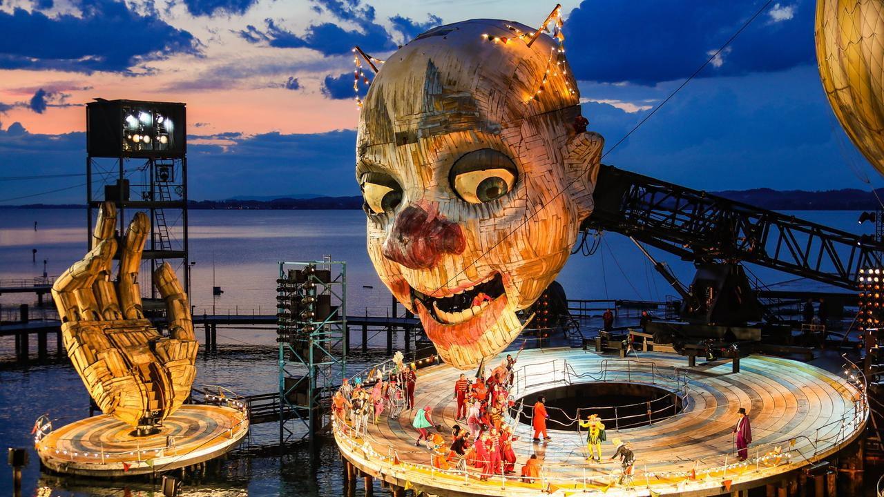 Rigoletto - Fesival de Bregenz 2020 movie scene