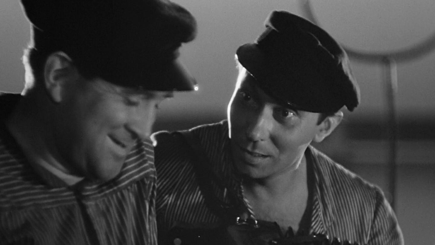 Under the Bridges 1946 movie scene