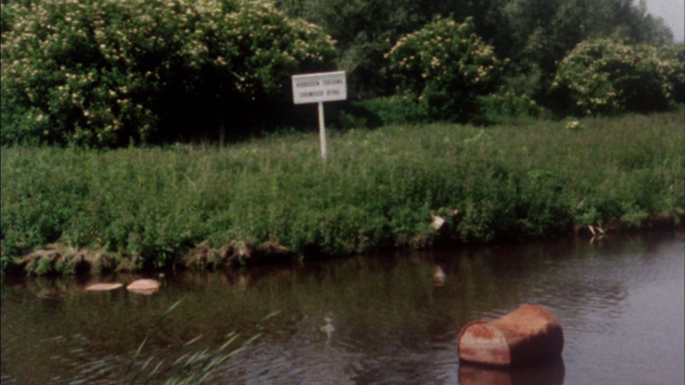 Life With A Rubbish Heap 1982 movie scene