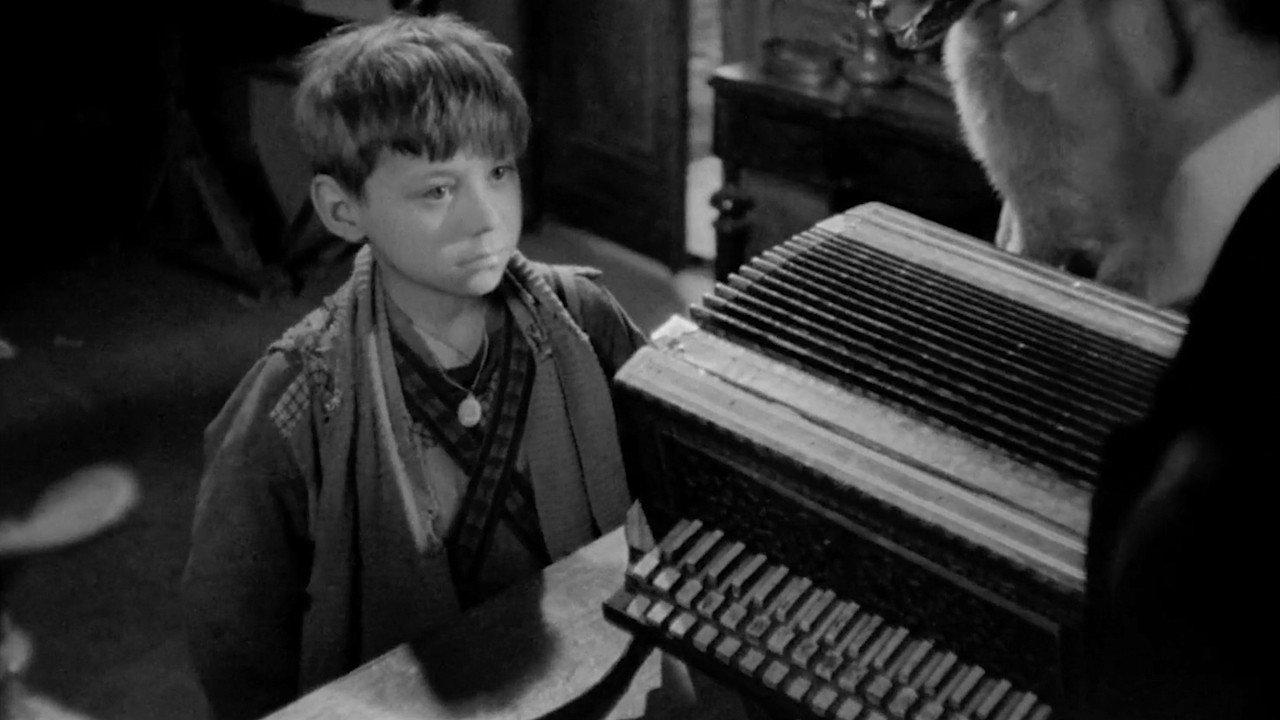 Accordion 1947 movie scene