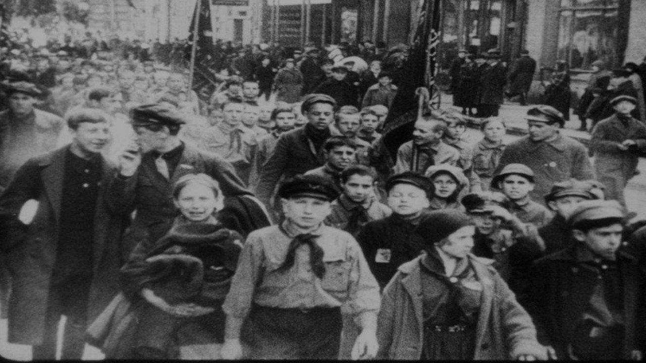 Kino-Pravda No. 20: Pioneer Pravda 1924 movie scene