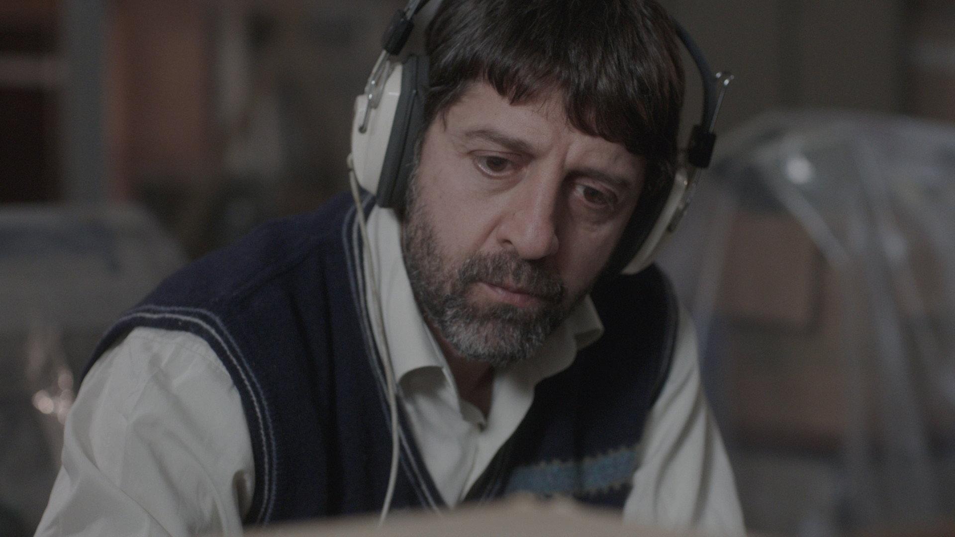 Eavesdropper 2019 movie scene