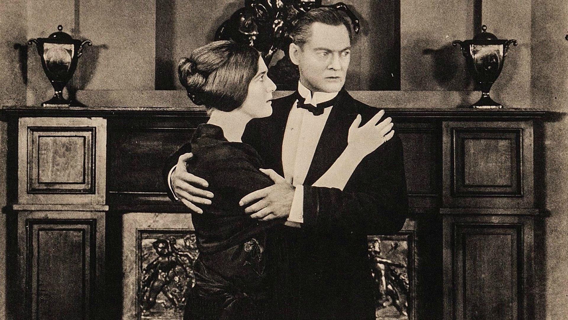 The Face in the Fog 1922 movie scene
