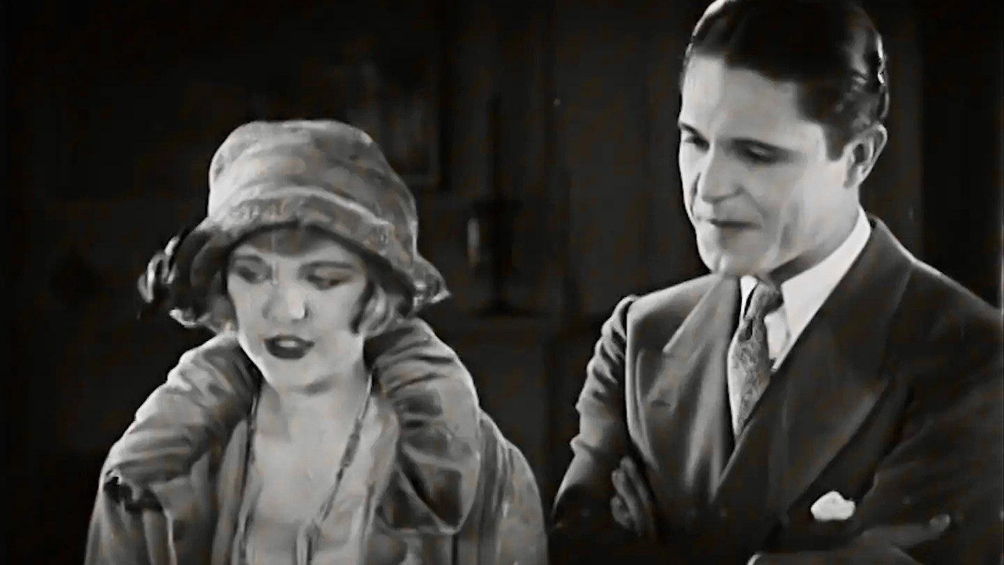 Headlines 1925 movie scene