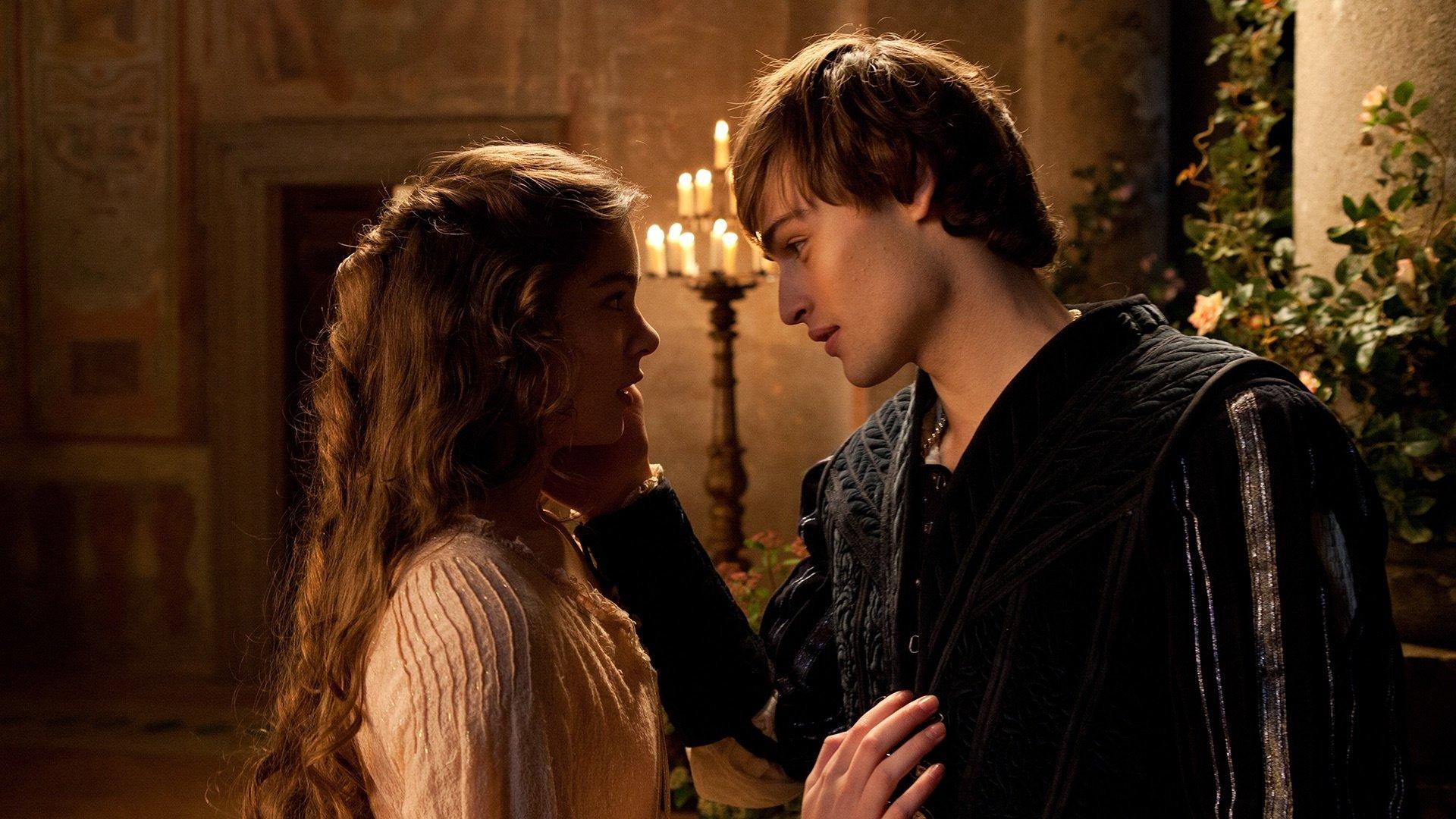 Romeo & Juliet 2013 movie scene