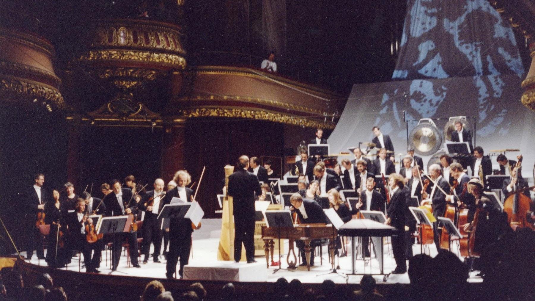 Shadows – Genesis of Heinz Holliger’s “Violin Concerto, Hommage to Louis Soutter” 1997 movie scene