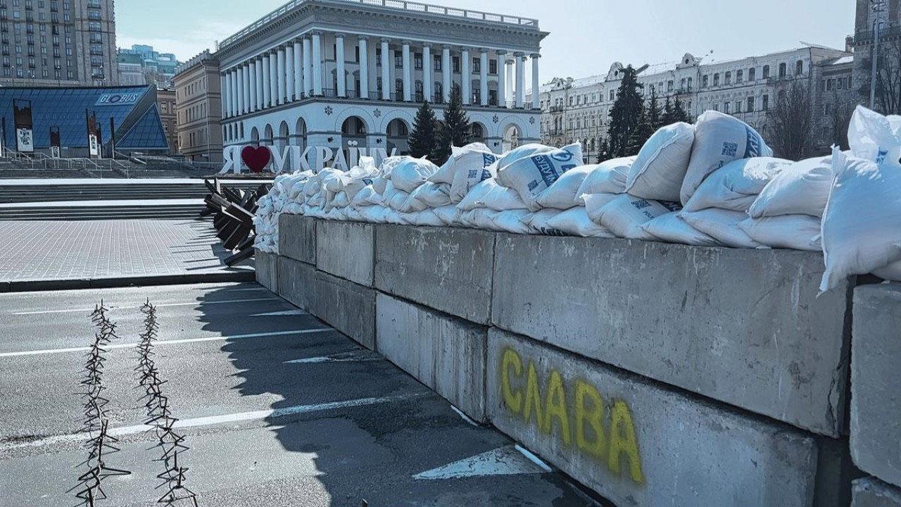 2 Victory Square, Kyiv 2023 movie scene