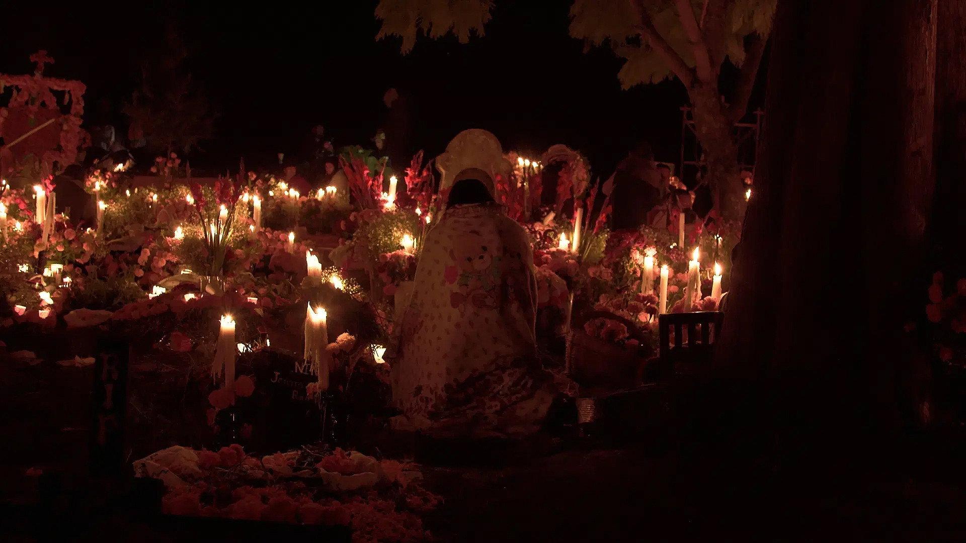 Solo los muertos saben 2024 movie scene