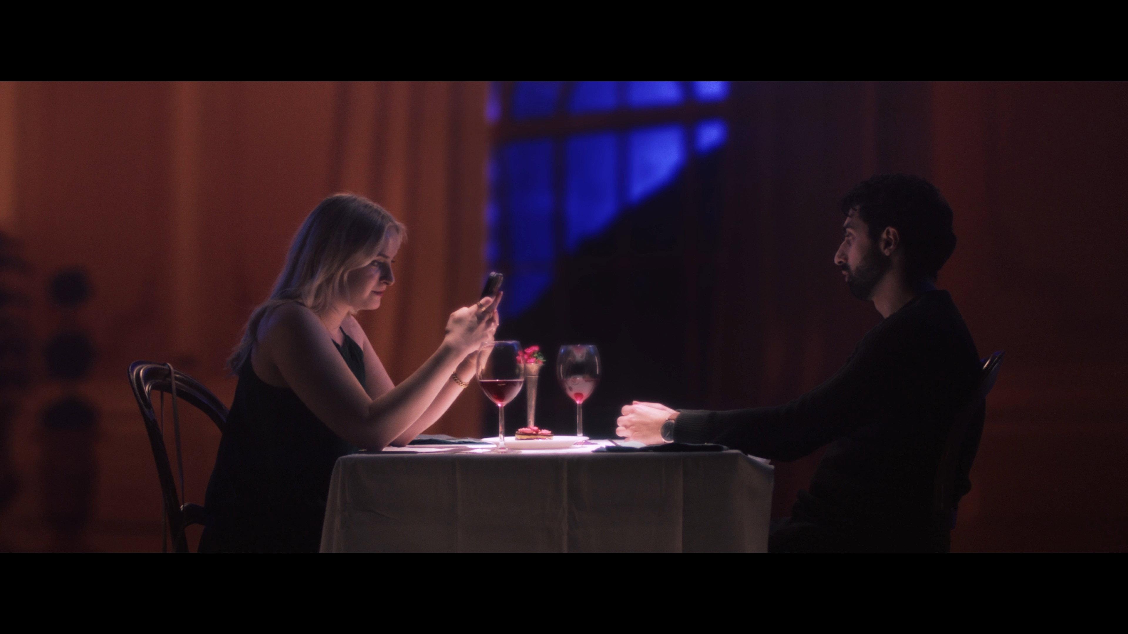 Disconnect 2023 movie scene