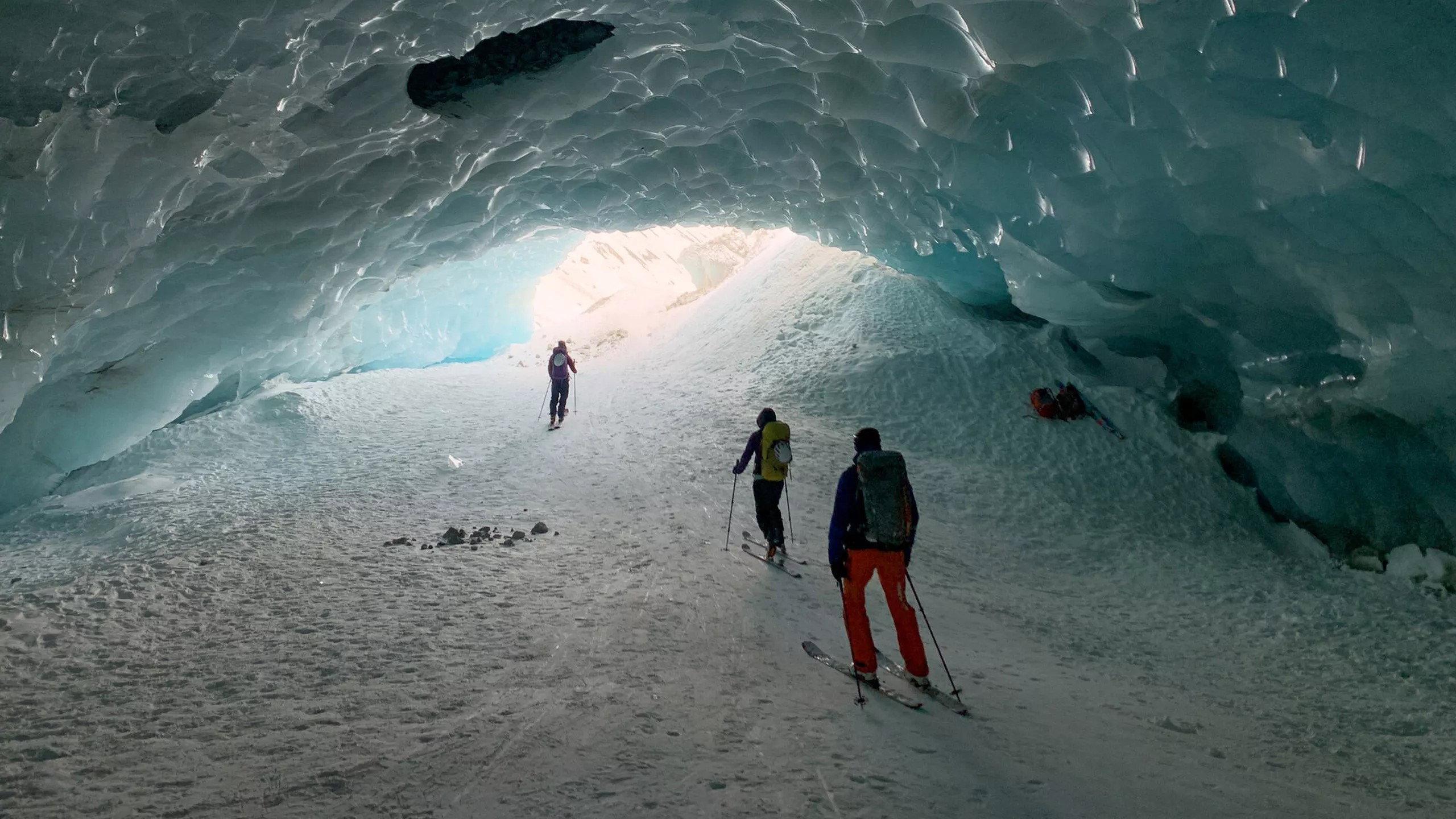 La Haute Route au fil des glaciers 2021 movie scene