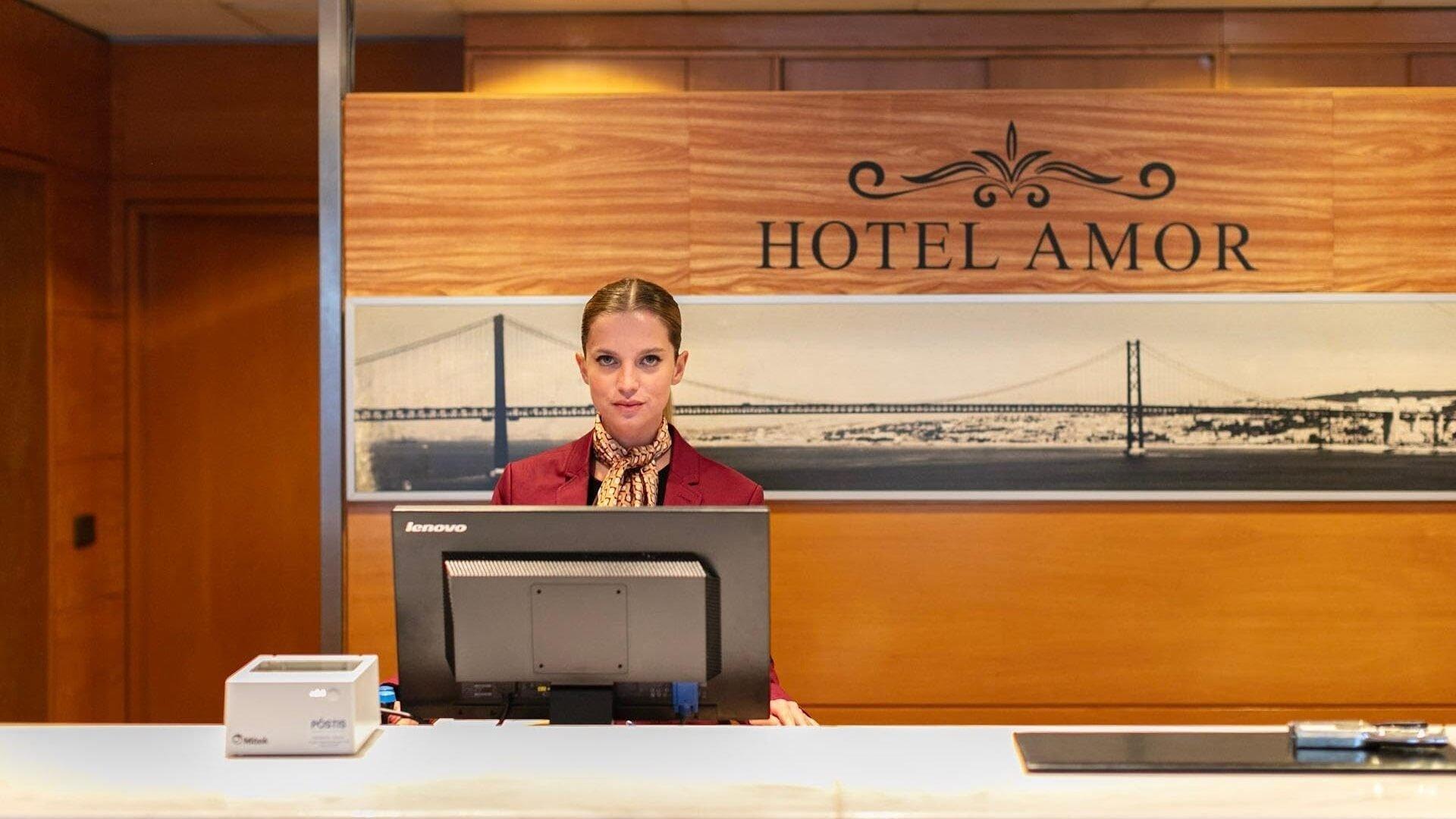 Hotel Amor 2025 movie scene