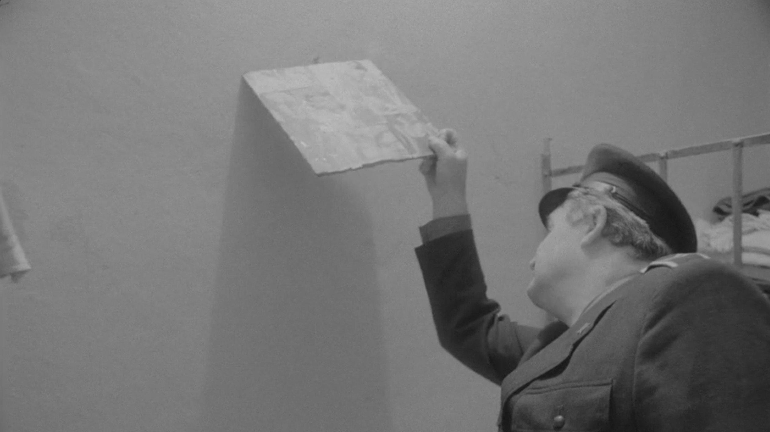Structure 1989 movie scene