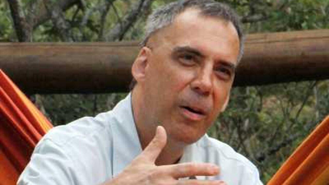 Com a Palavra, Arnaldo Antunes 2018 movie scene