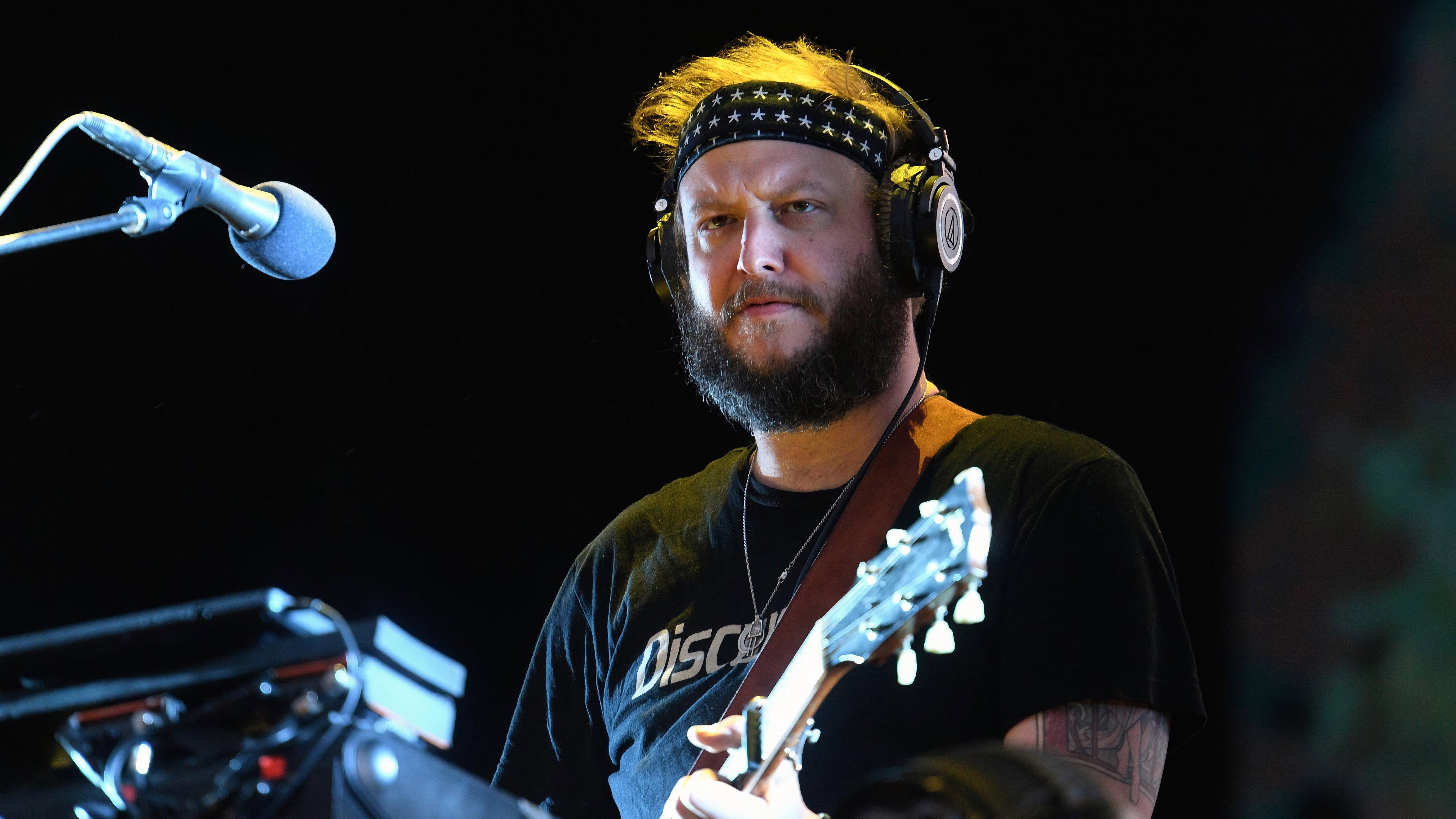 Bon Iver : Live at the Pioneer Works Warehouse in Brooklyn NPR 2016 movie scene