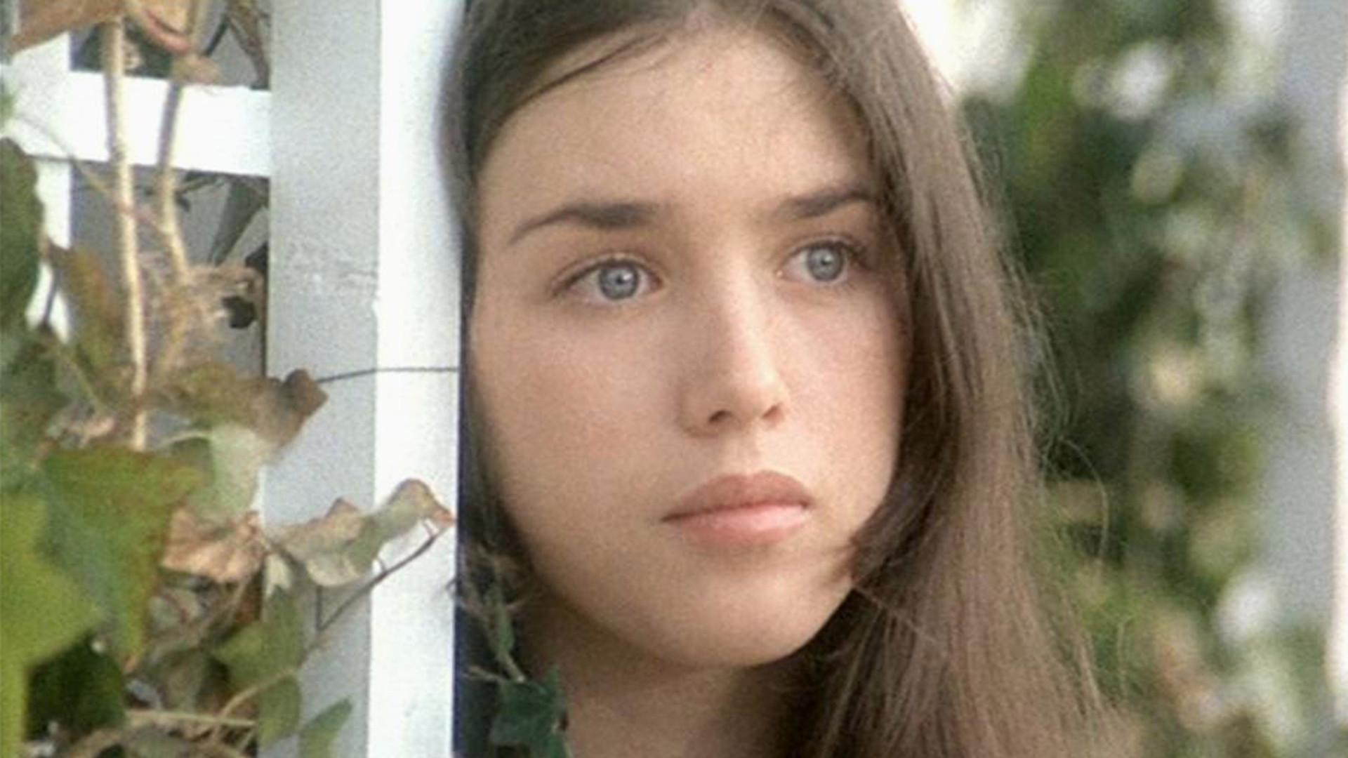 Faustine and the Beautiful Summer 1972 movie scene