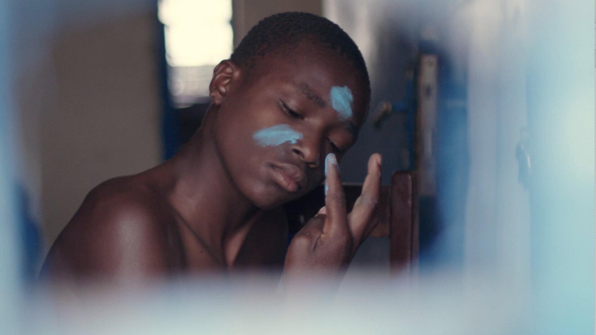 Katika Bluu 2023 movie scene