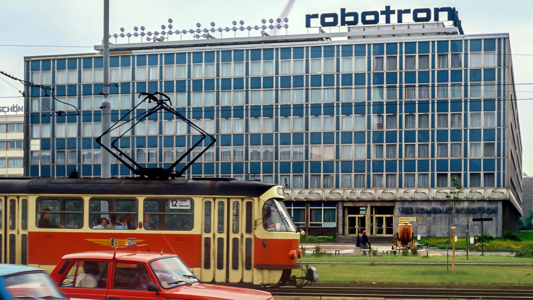 Robotron - High Tech made in GDR 2013 movie scene