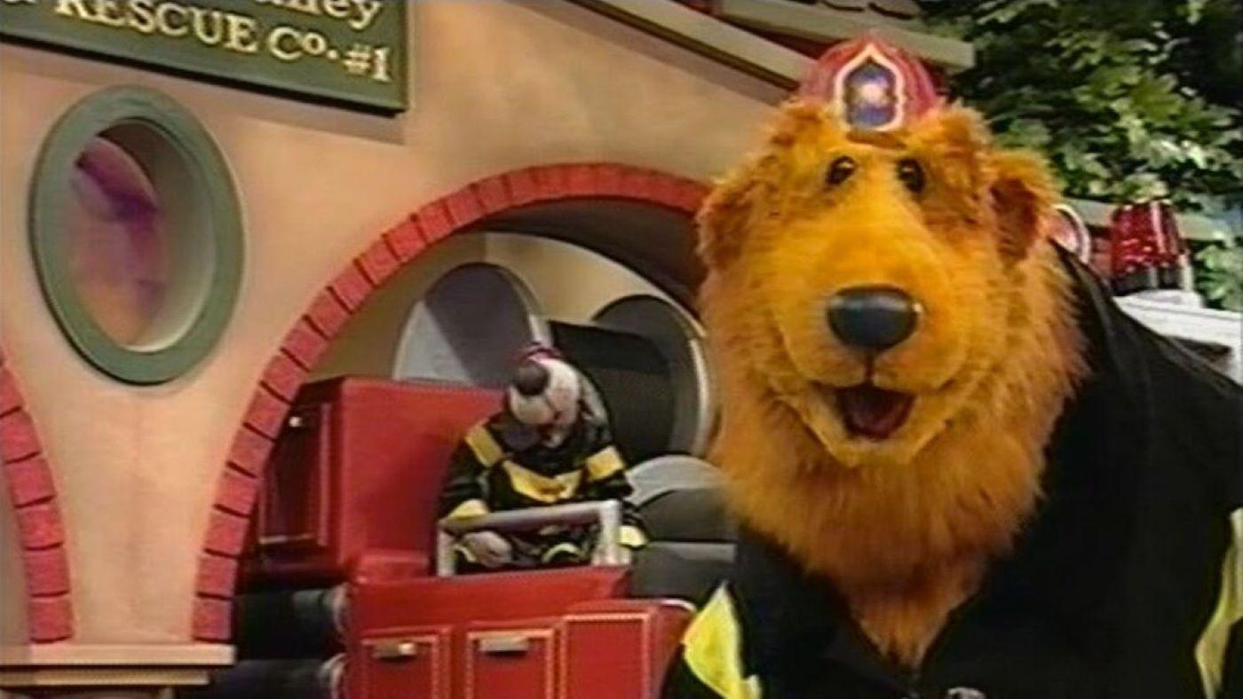 Bear in the Big Blue House Heroes of Woodland Valley 2001 movie scene