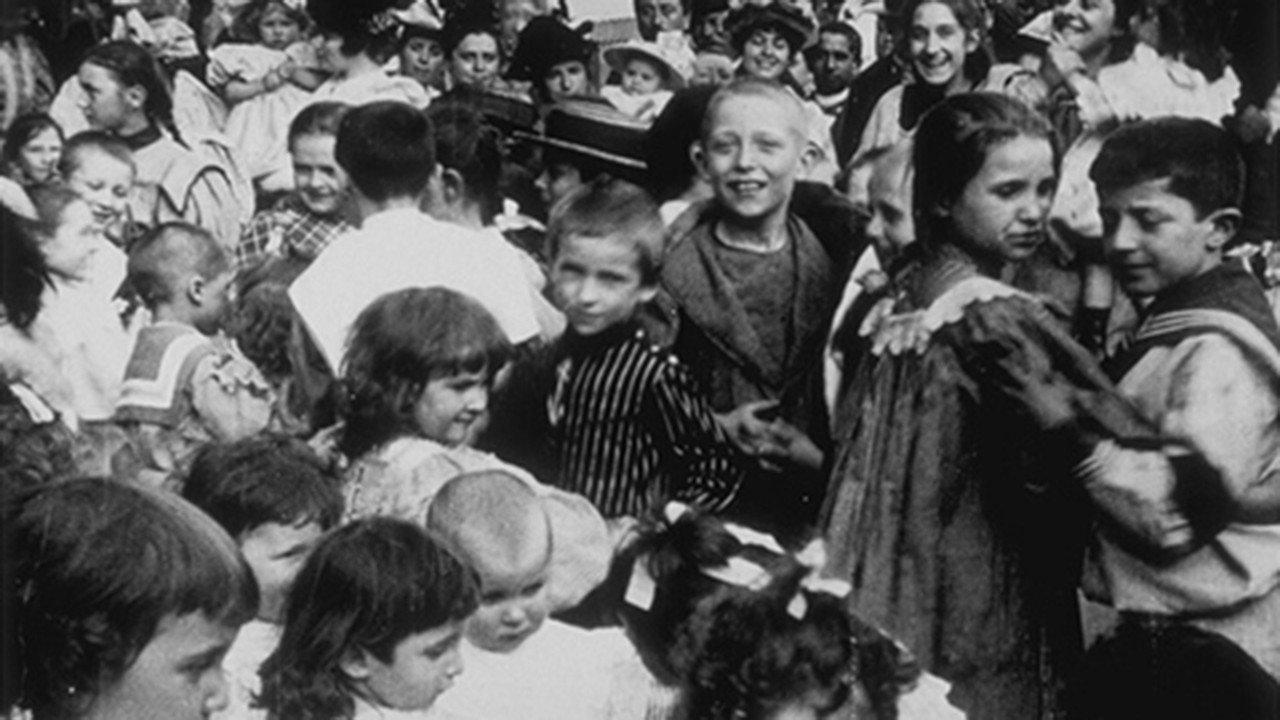 Baby Contest 1896 movie scene