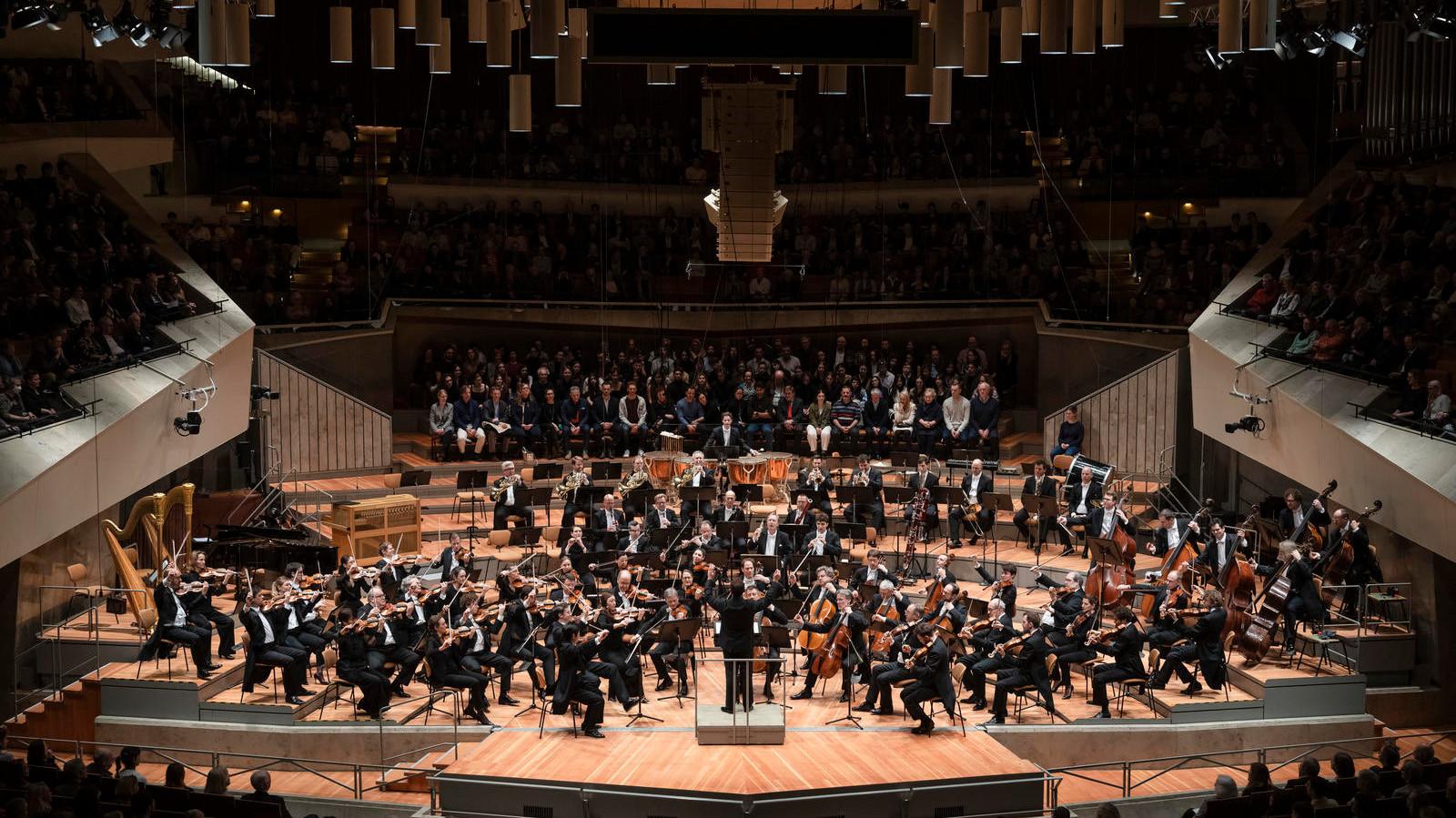 Berliner Philharmoniker: New Year’s Eve Concert 2025 2025 movie scene