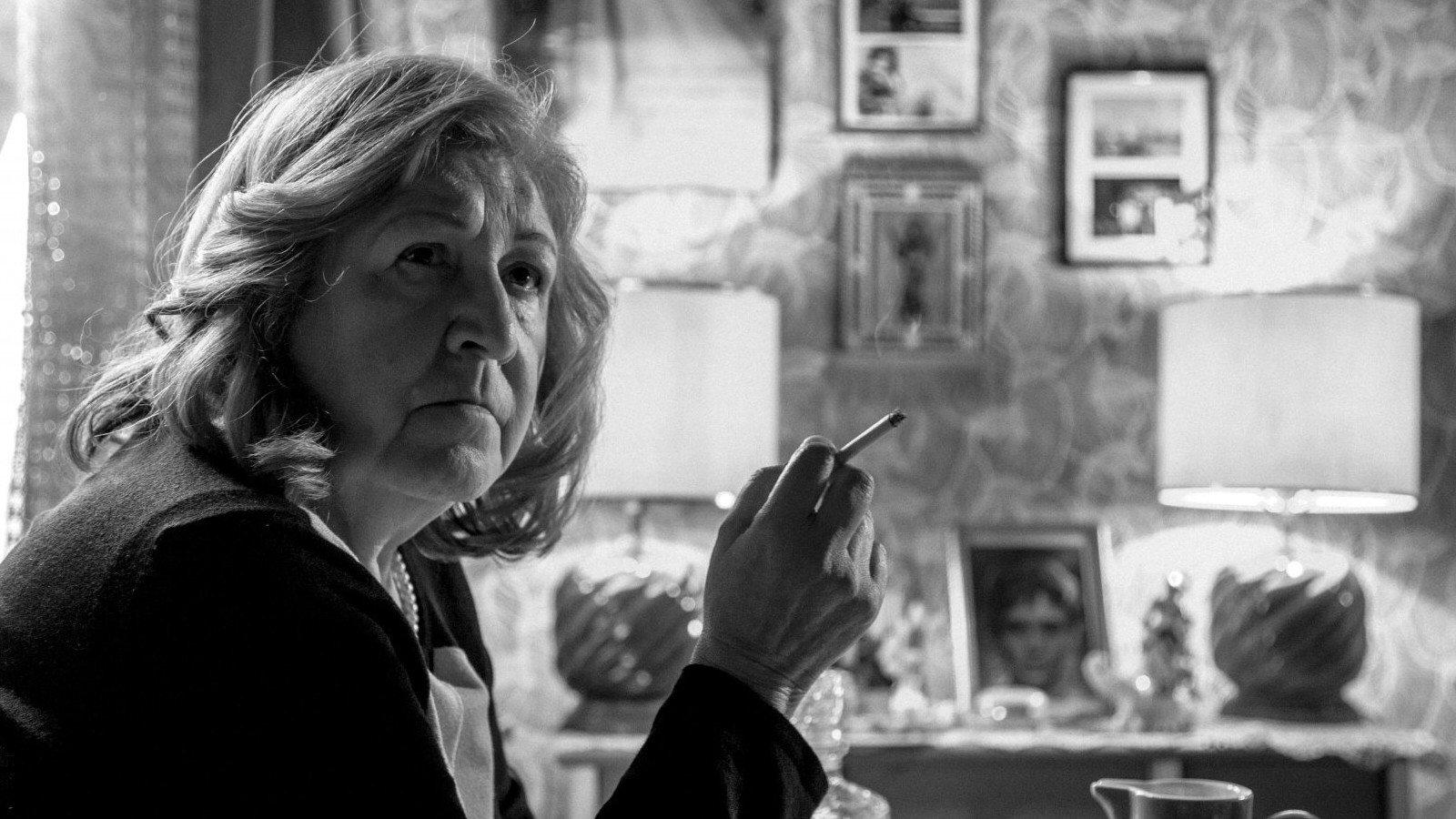 Un cuento de dos mujeres 2020 movie scene