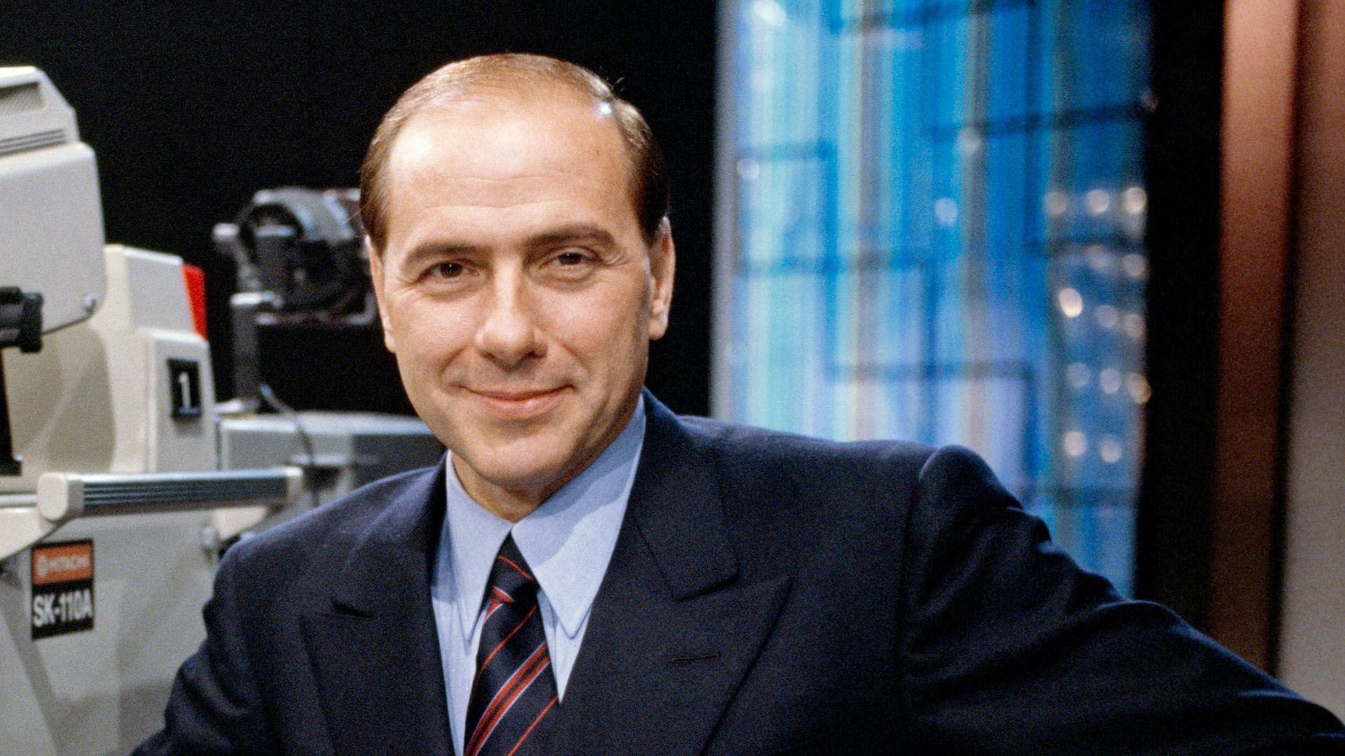 Berlusconis Aufstieg 2024 movie scene