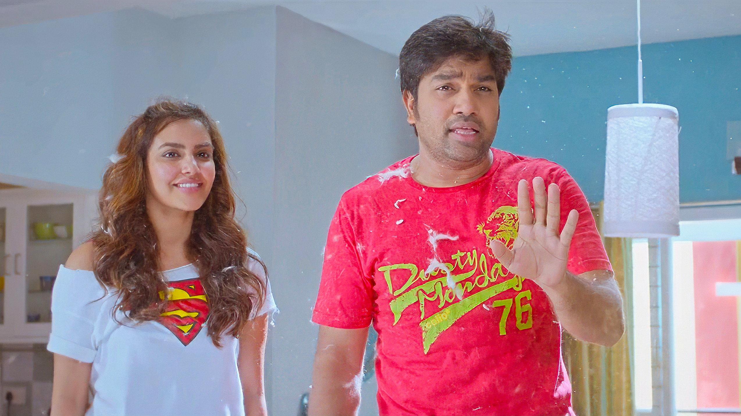 Vanakkam Chennai 2013 movie scene
