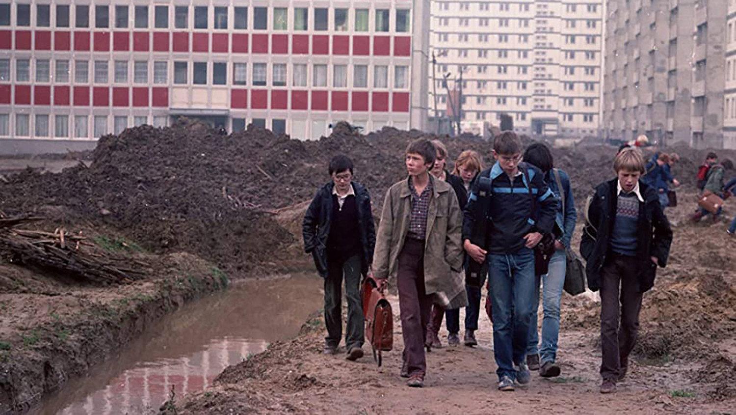 Island of Swans 1983 movie scene