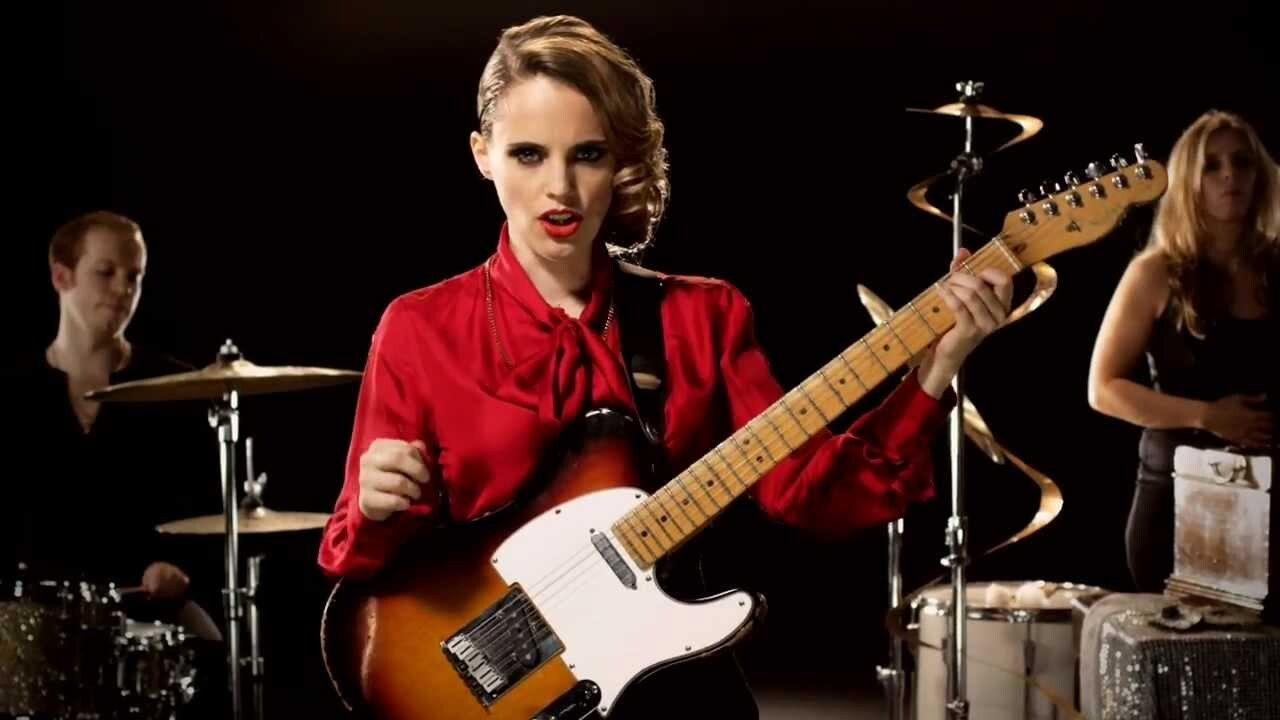 Anna Calvi - Salle Pleyel - Paris 2019 movie scene