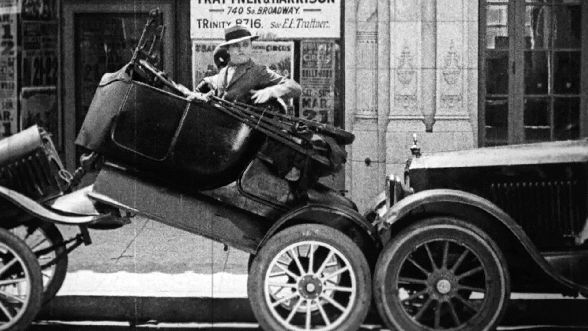 A Rainy Knight 1925 movie scene