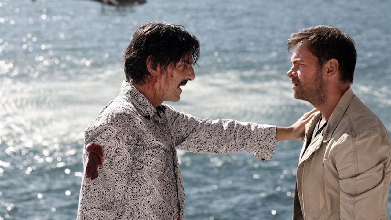 Dans la tourmente 2012 movie scene